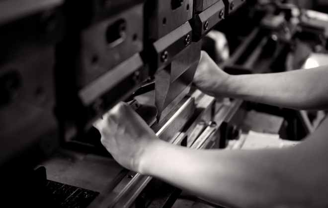 長尾製作所 -8GPUマイニングフレーム-