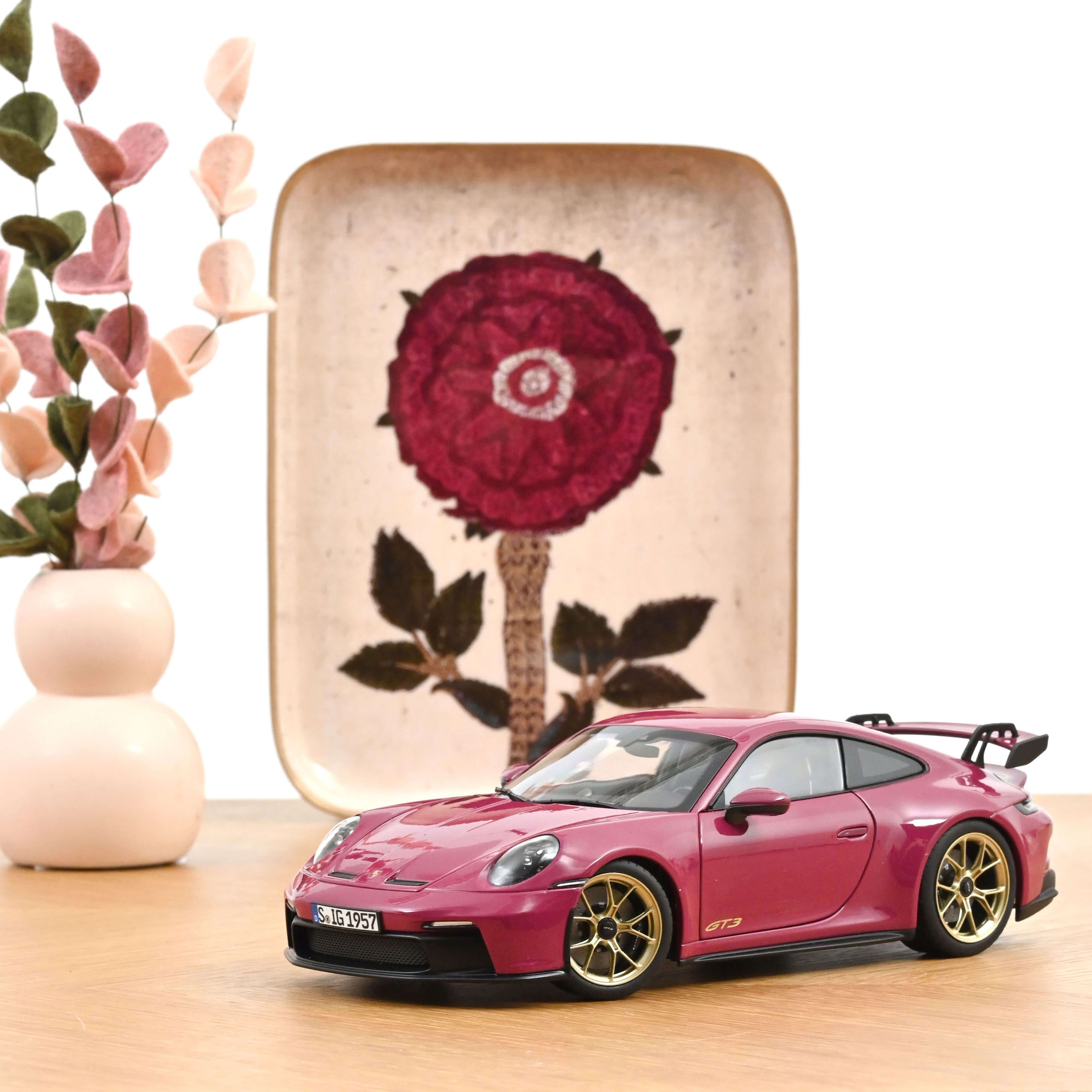 Porsche 911 GT3 2021 Ruby Star Neo 1:18 – Norev