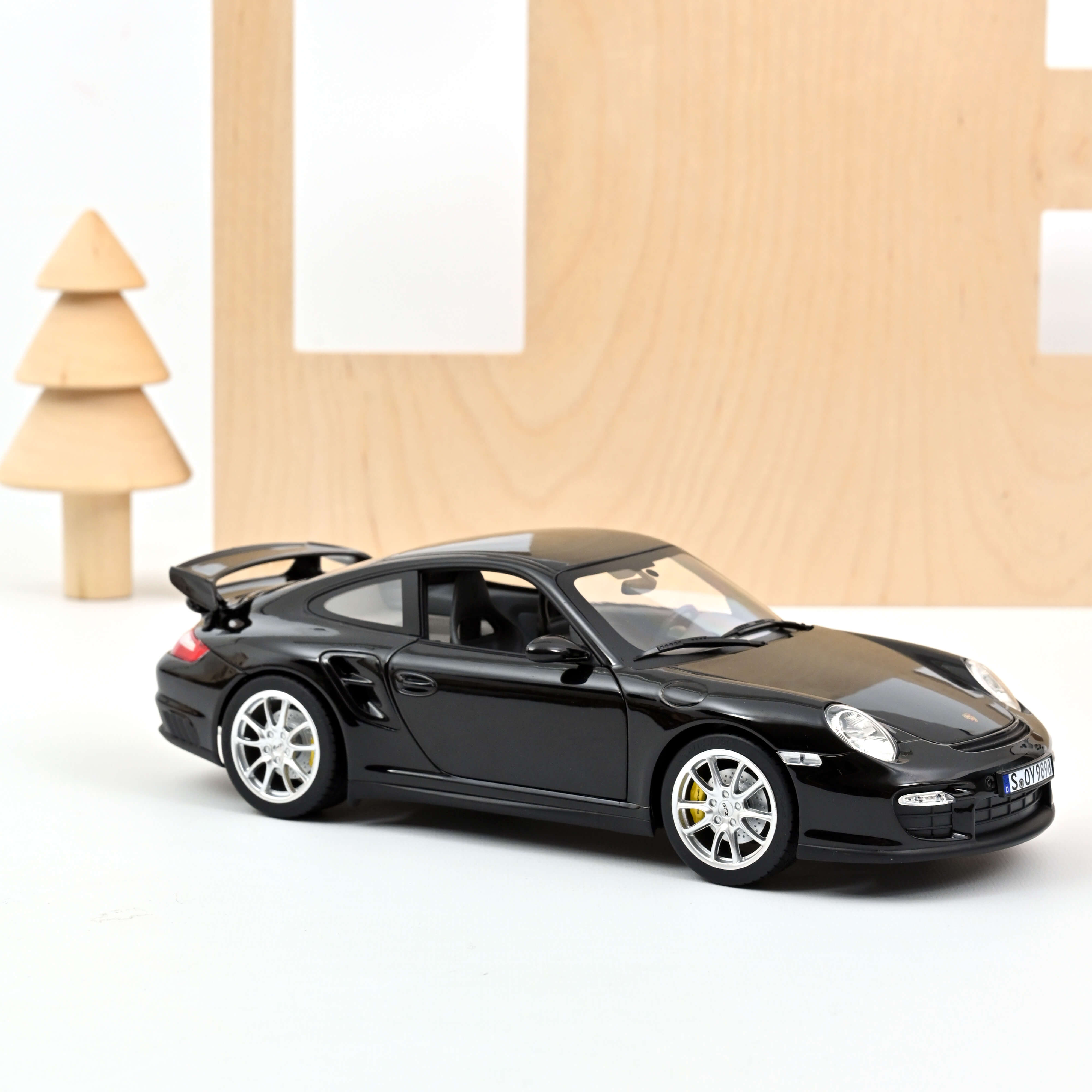 Porsche 911 GT2 2010 Black 1:18 – Norev