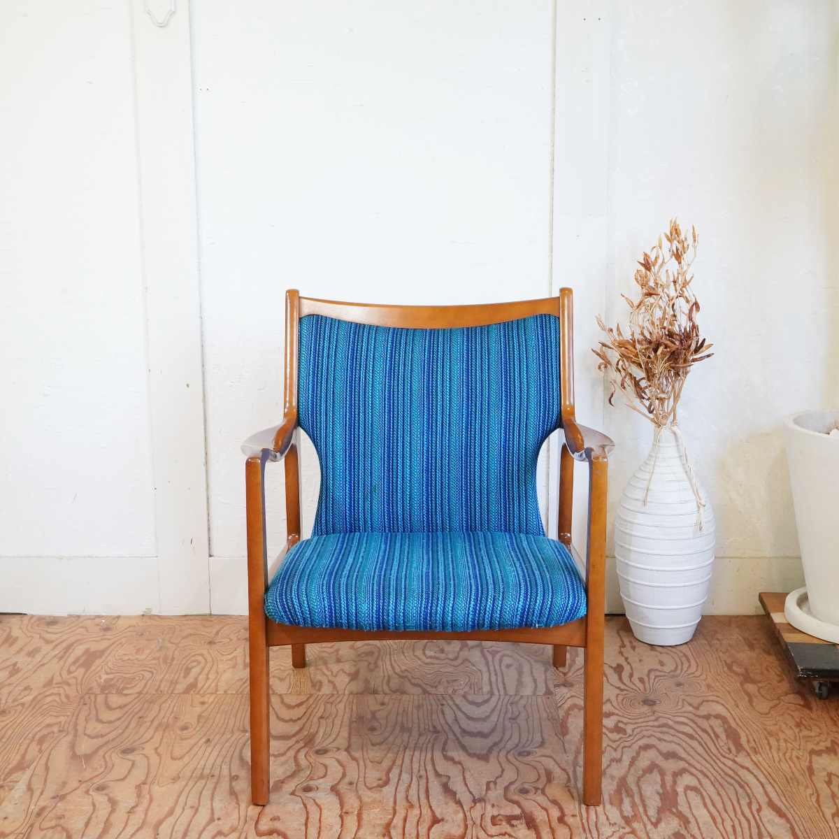 ① 【希少品】 オールド カリモク karimoku アームチェア ラタン ①