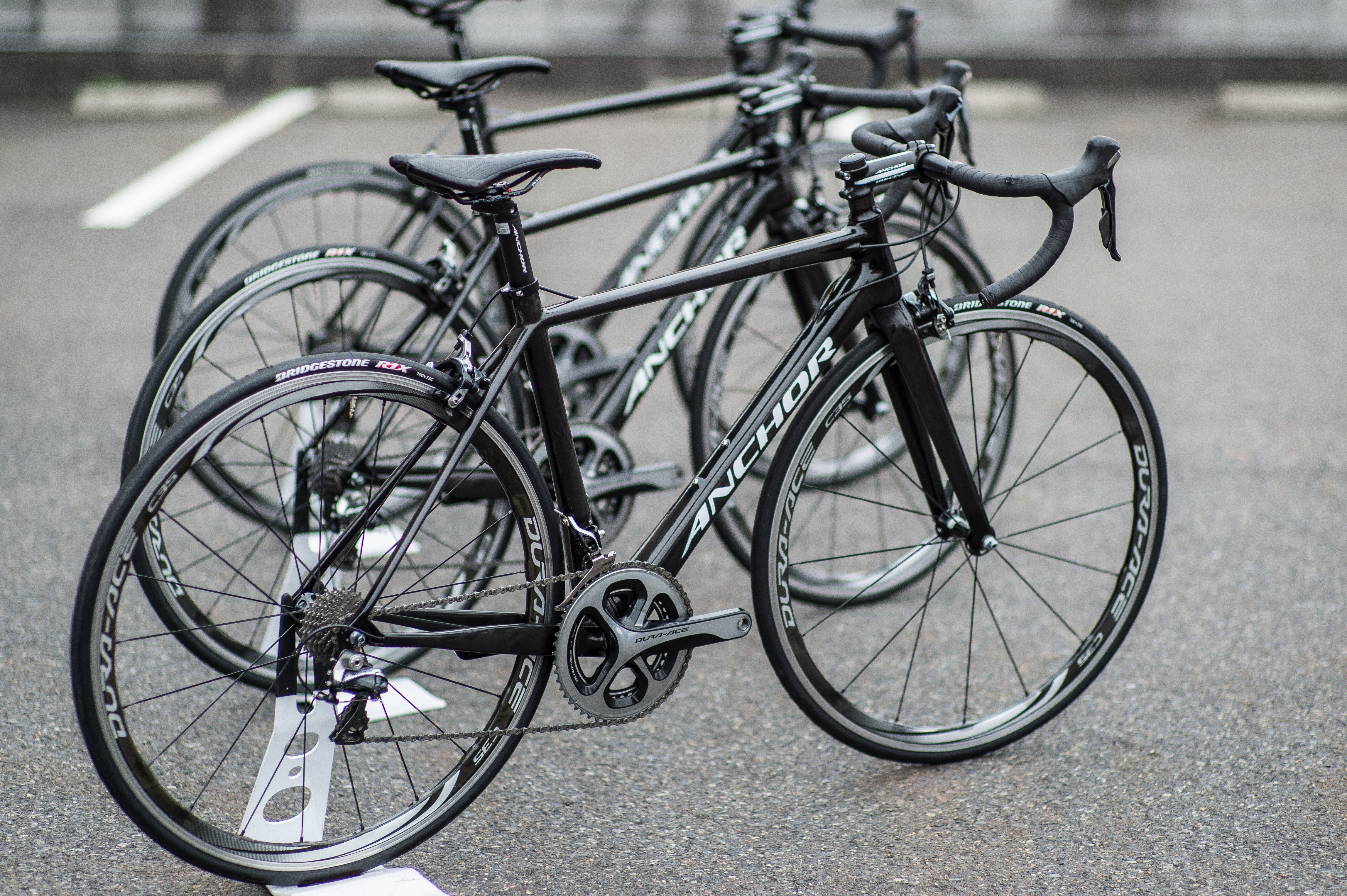 BRIDGESTONEロゴを纏ったオリンピックカラーの限定車が登場。ANCHOR