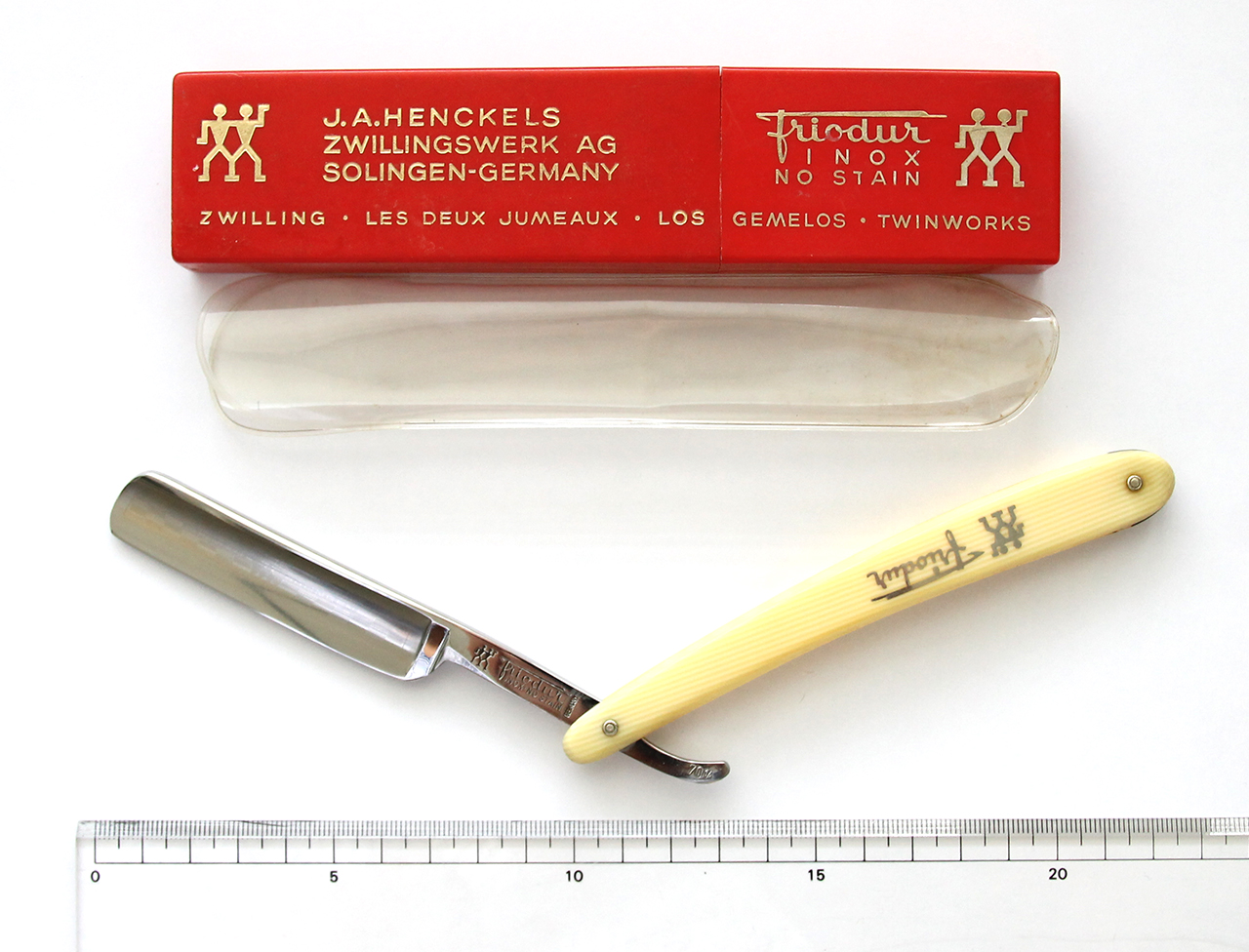 本レザー・日本剃刀使用のこだわりシェービング、大田区蒲田の神田理髪