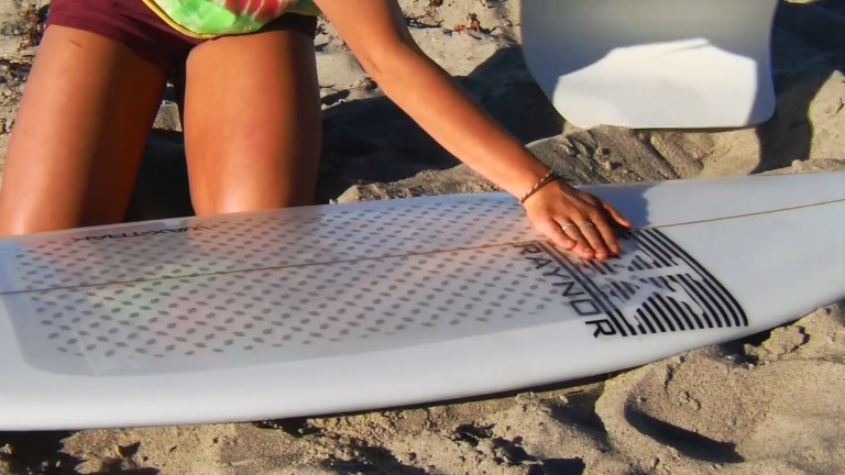 ワックス落としの手間が省けボードはクールに見えるシート「ワックス