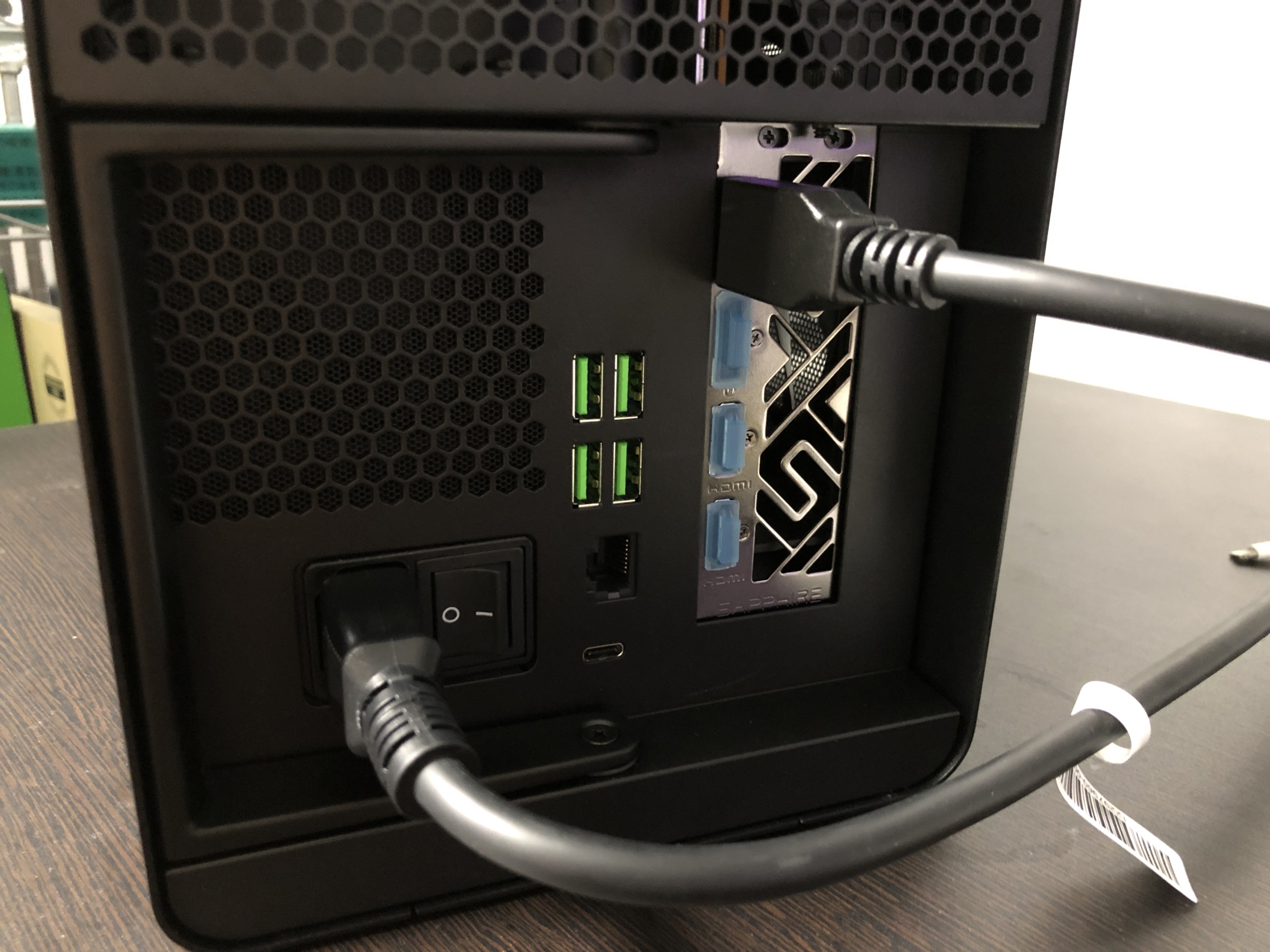 Macbook Proのグラフィックを強化してみた – RX 5700 XT Razer Core X