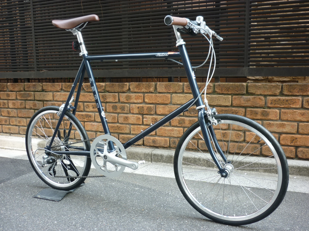 FUJI】問い合わせ多数のクラシックミニベロ「HELION」が再入荷しました