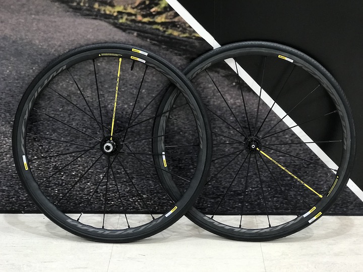 MAVIC】アルミでめっちゃ軽くて、黒色リムのカッコいいホイールが入荷
