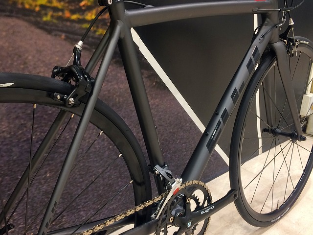 ROUBAIX AURA】普通のクロスバイクとは違う！ハンドルがまっすぐでも