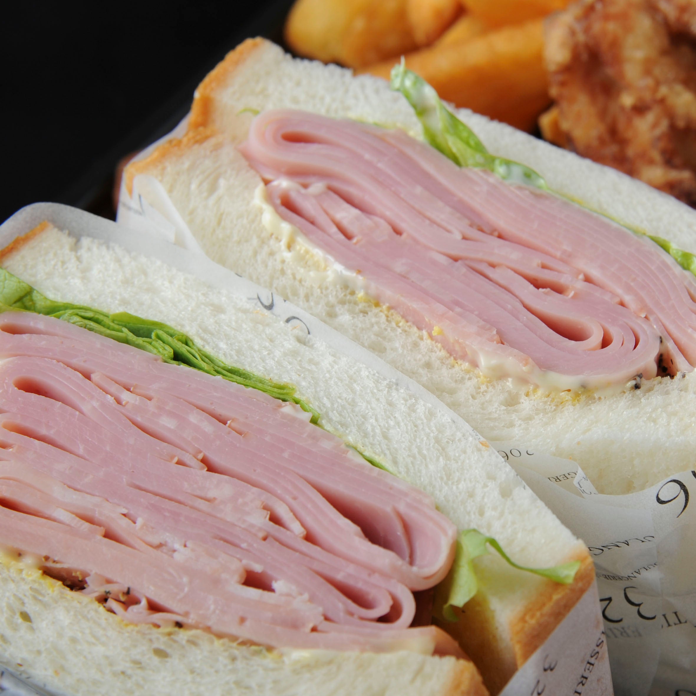 ロースハムサンドウィツチ（2個） – Toranomon 3206 (PASTA & SANDWICHES)