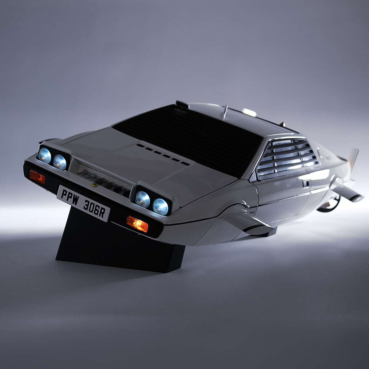 James Bond Lotus Esprit Model Kit Subscription Agora Models | 007Store