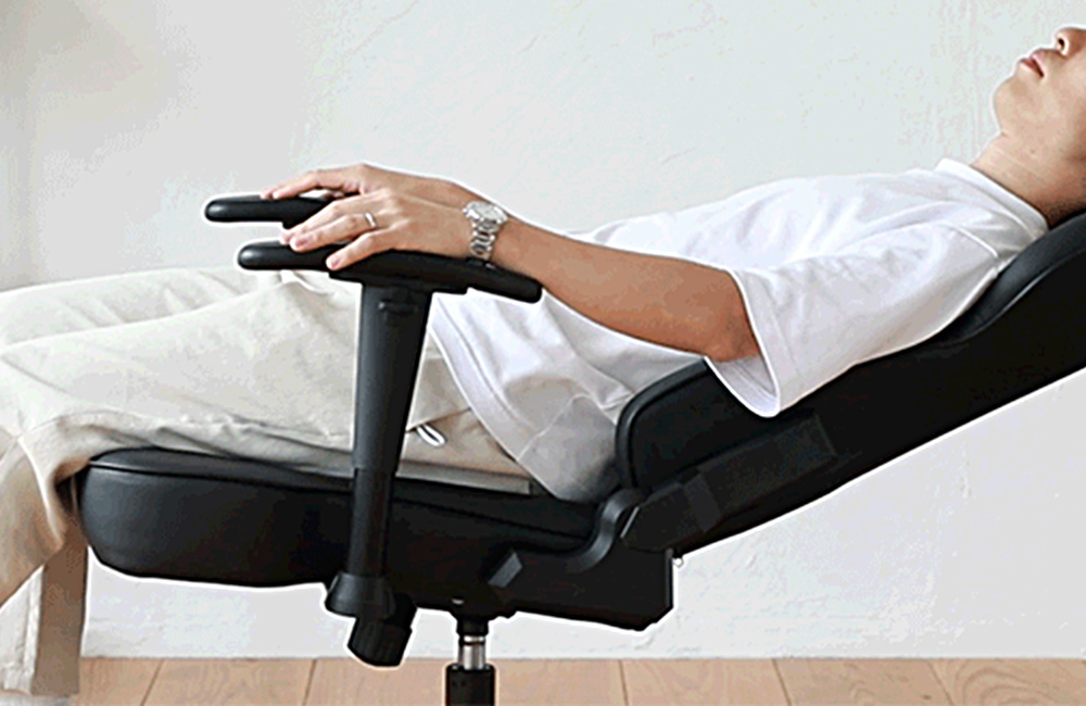 ゲーミングチェア AGRelux α 3R-AGR02 | スリーアールソリューション