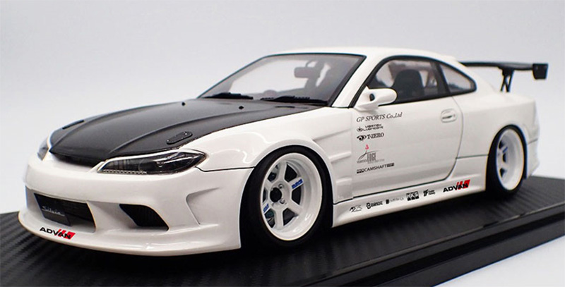 イグニッションモデル 1／18スケール VERTEX EDGE S15 SILVIA