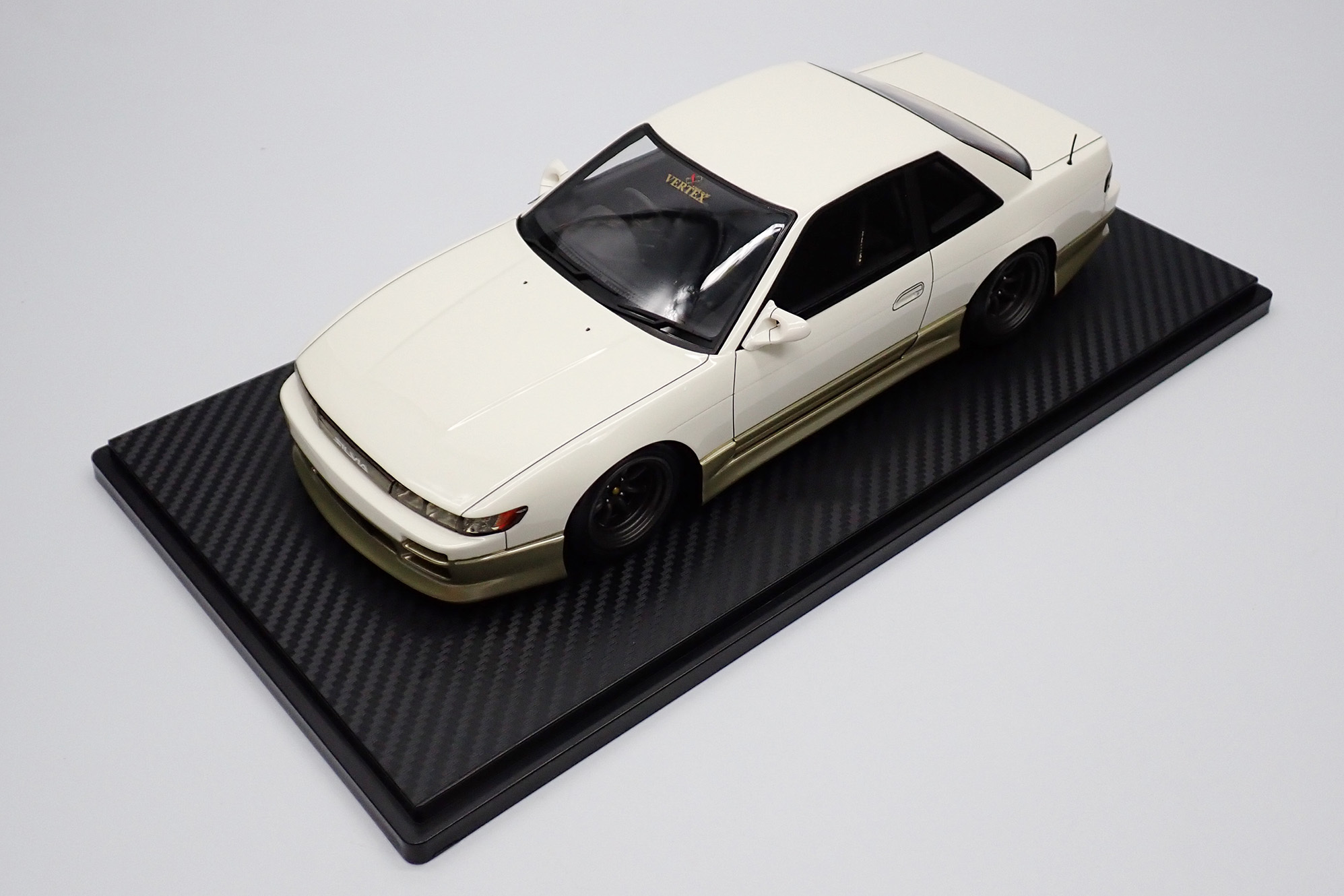 イグニッションモデル 1／18スケール VERTEX S13 SILVIA