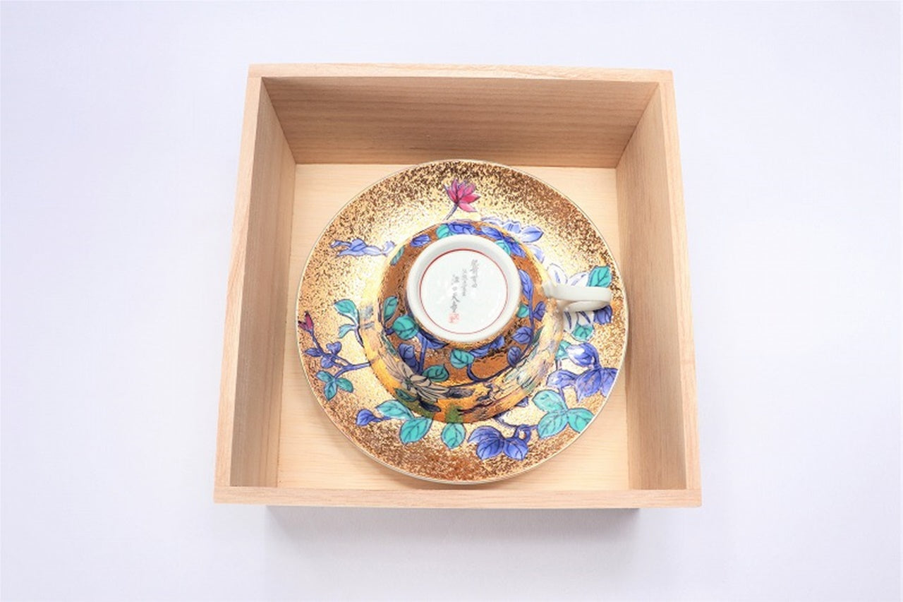 カフェ用品 「コーヒー碗 金彩 鉄仙花 木箱付」 金龍窯 江口天童