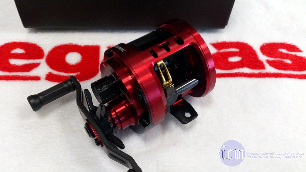 Megabass MONOBLOCK RACING MILANO (RIGHT HANDLE): ICMルアー