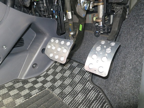 フィアット500 アルミペダル