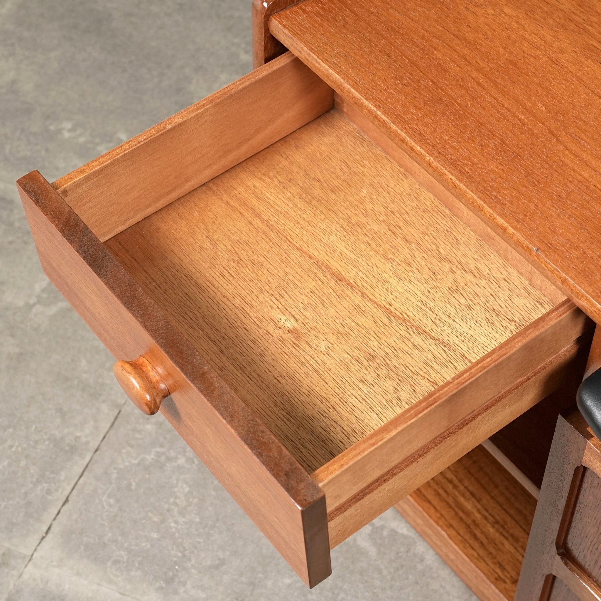 NATHAN】ヴィンテージ テレフォンベンチ【張替済】 – TIME HYPE