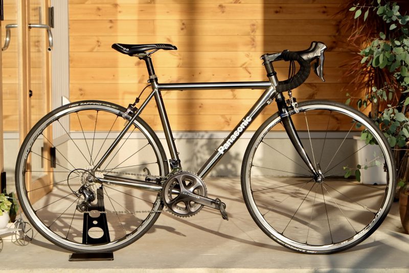 クラフトマンシップ息づくオーダーチタンフレーム Panasonic