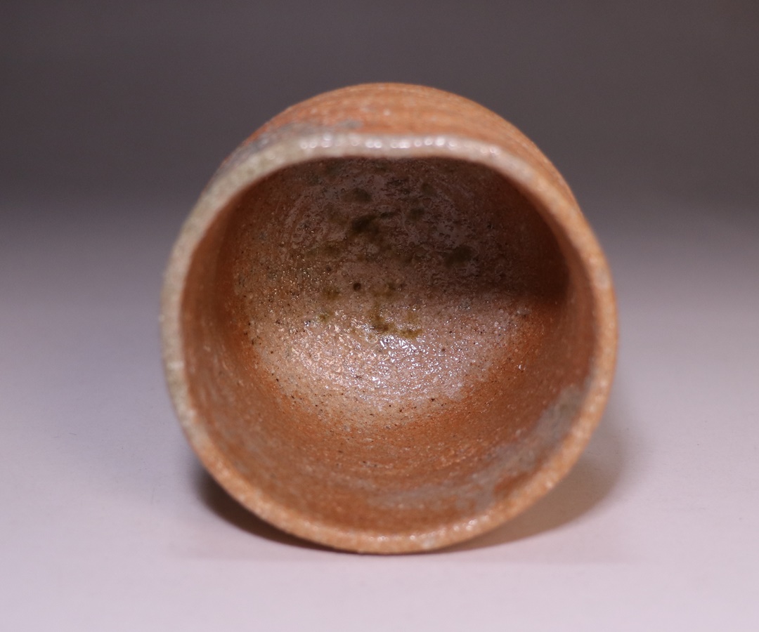 越智富雄 作 「信楽酒呑」 ～備前焼専門卸小売店 川口陶楽苑～