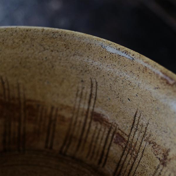 黄瀬戸 平鉢（片口） – zakka store towi