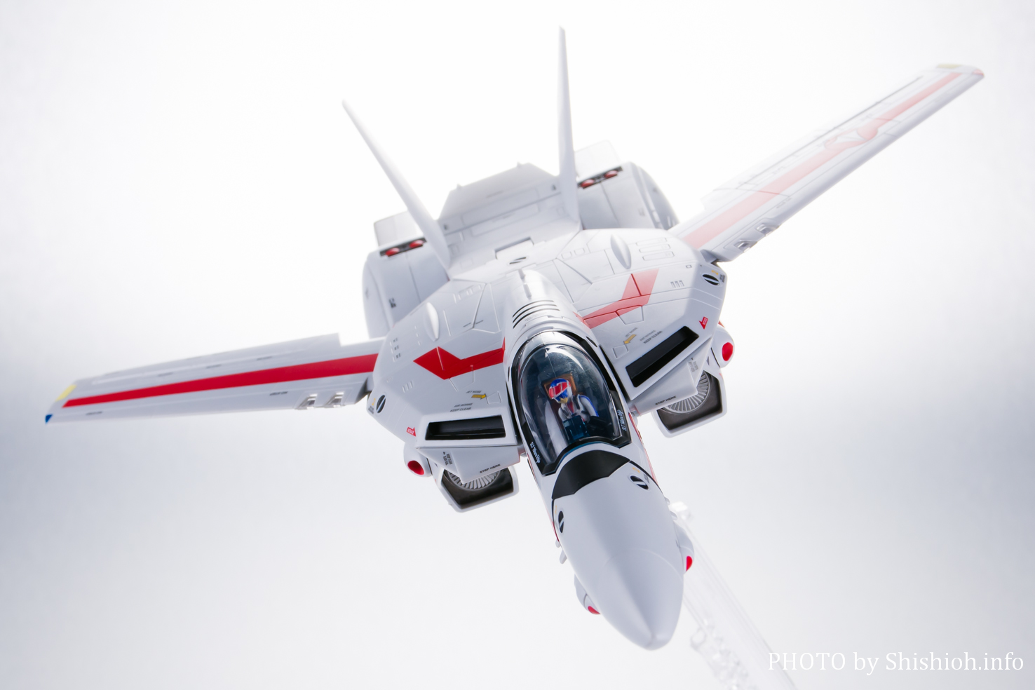 レビュー】DX超合金 初回限定版 VF-1J バルキリー（一条輝機） パート 1