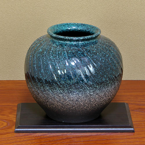 楽天市場】信楽焼 花瓶 緑釉 彫り 丸 8号 陶器 おしゃれ 花入 北欧