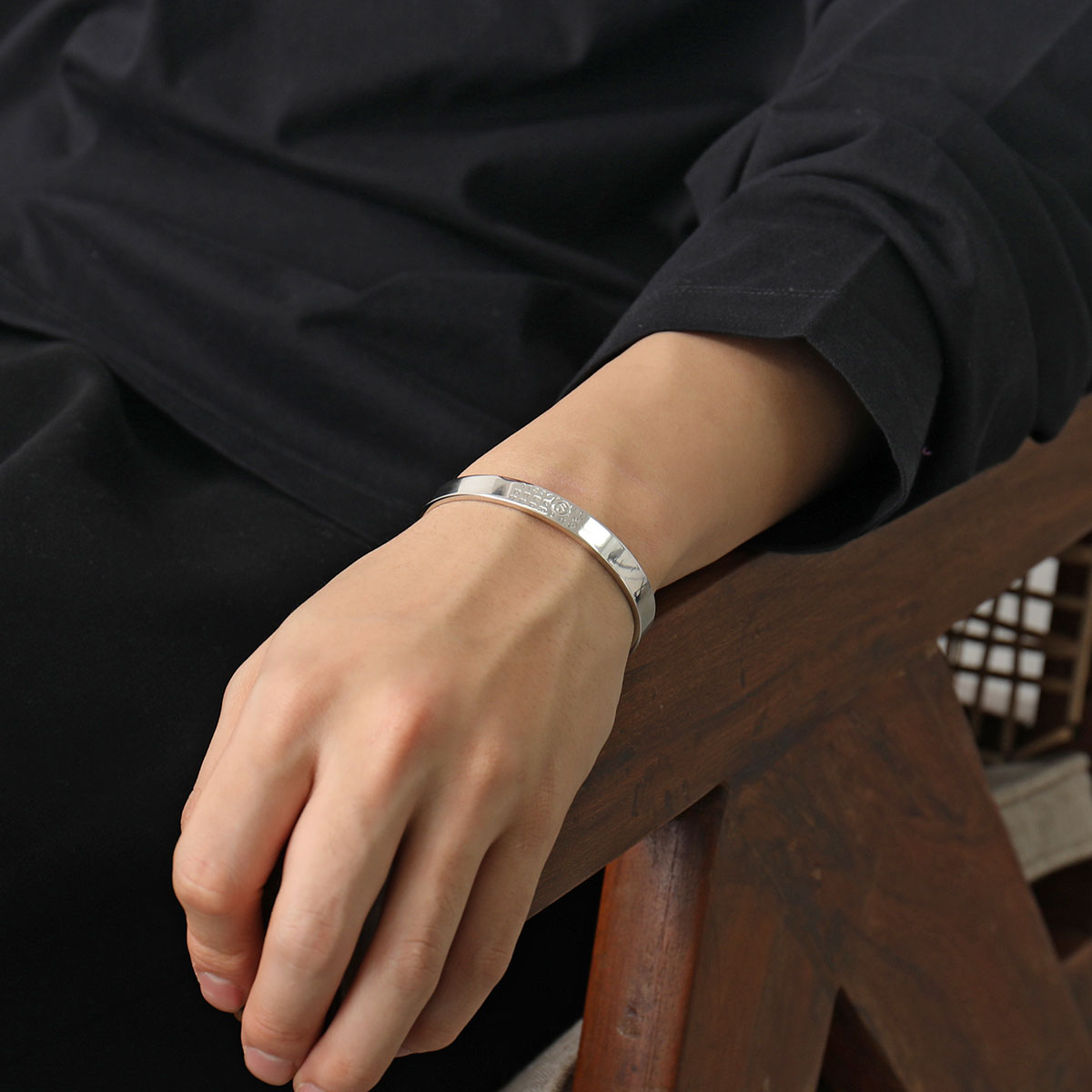 MM6 Maison Margiela ミニマルシグネチャーカフブレスレット 楽天市場