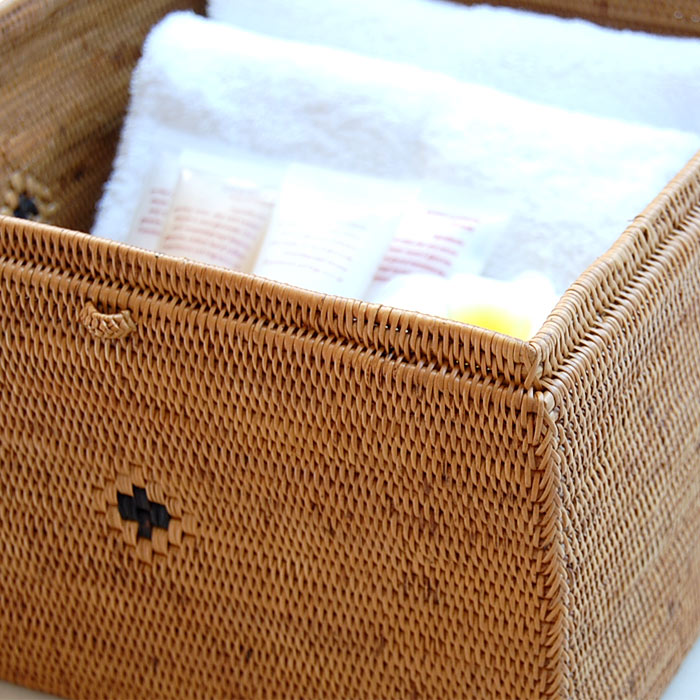 楽天市場】アタで編まれた大きなフタ付きボックス型バスケット Lタイプ