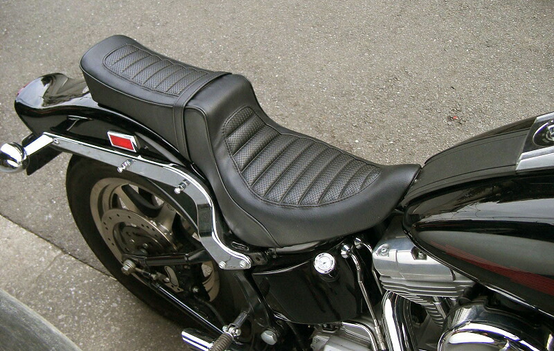 楽天市場】00-17年ソフテイル キング＆クイーンシート タックロール