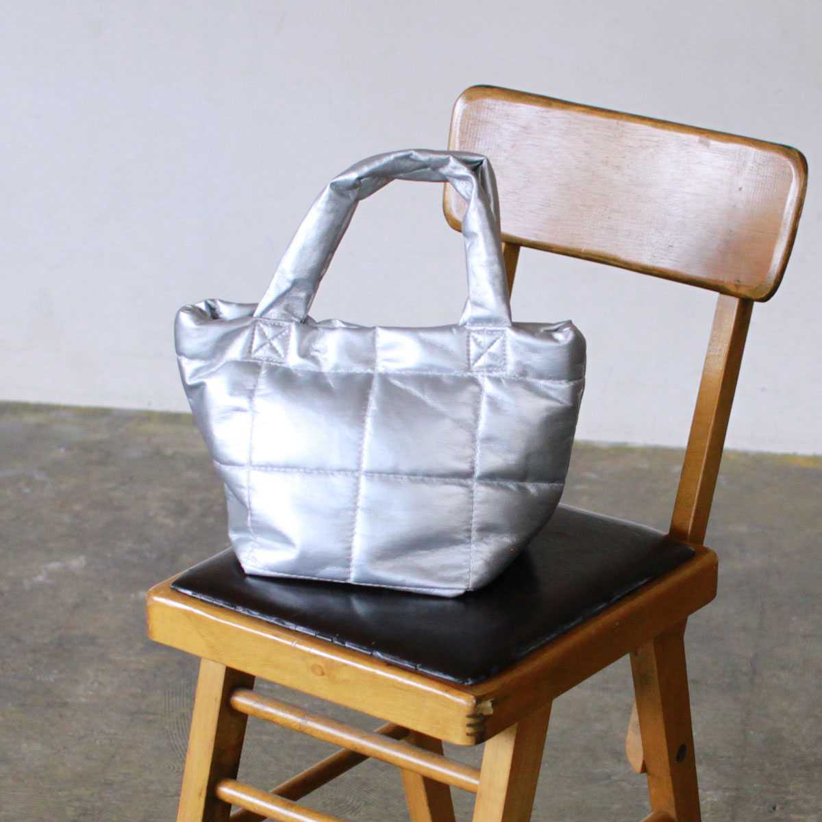 楽天市場】【5%オフクーポン◇5のつく日】シルバー キルティングバッグ