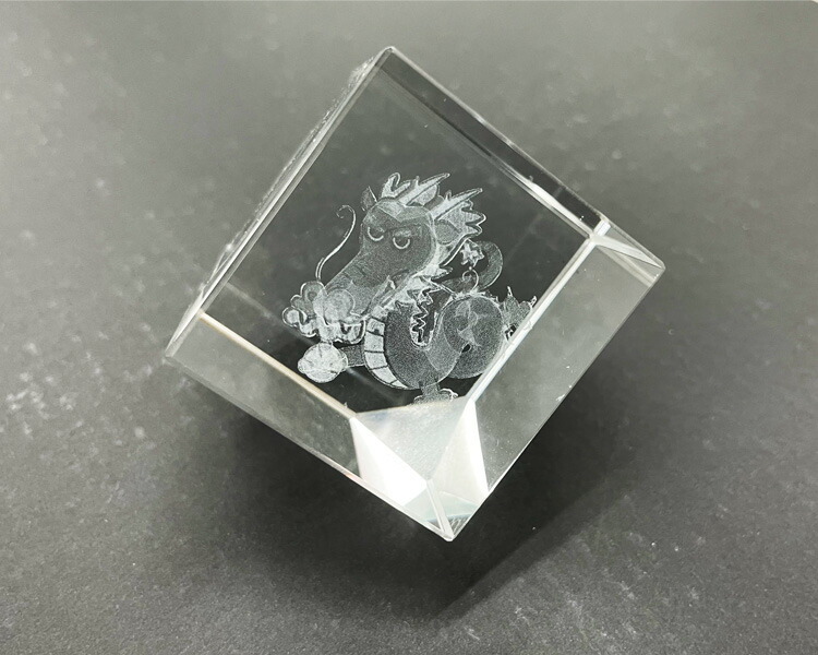 楽天市場】【干支文鎮】2024年 令和6年 クリスタル 文鎮 キューブ型 辰
