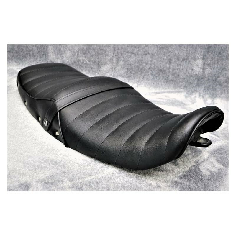 楽天市場】ゼファーχ 黒 皮 鋲 打ち タックロール シート : カスタム