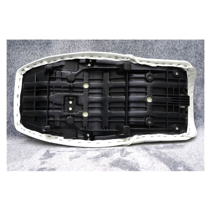 楽天市場】XJR400 後期 白 皮 タックロール シート : カスタム