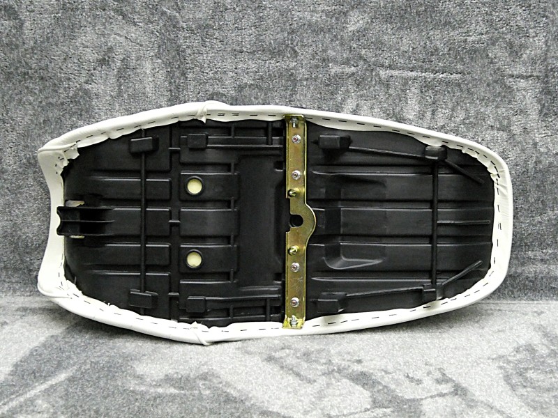 楽天市場】バリオス 2型 白皮 タックロールシート/ GSX250FX ホワイト