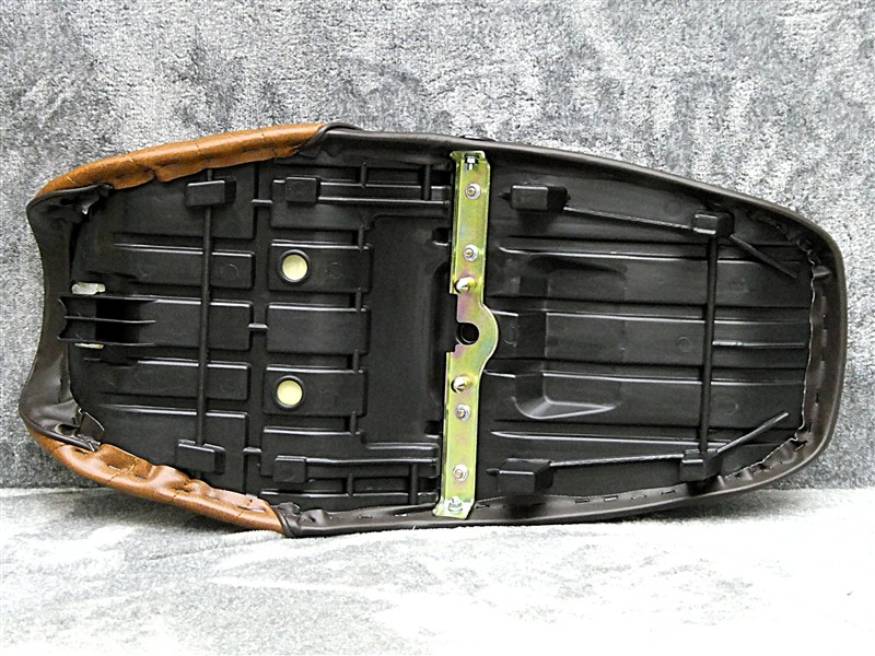 楽天市場】バリオス 2型 茶ツートン タックロールシート/ GSX250FX