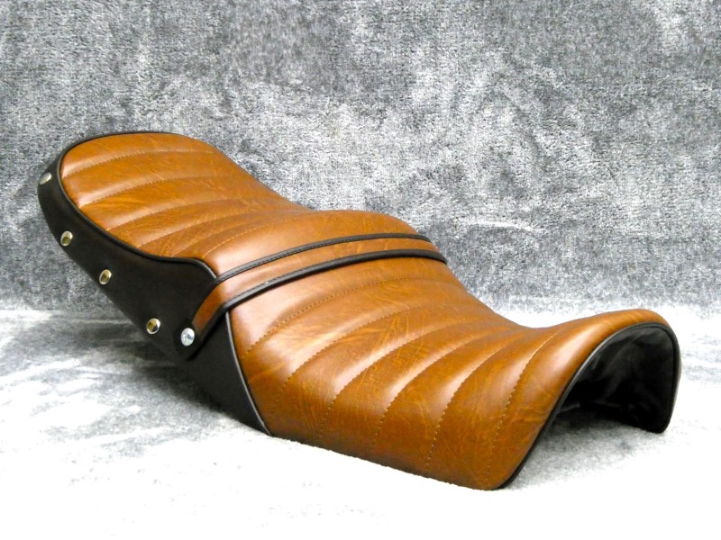 楽天市場】XJR400 前期 茶ツートン 皮 鋲 打ち タックロール
