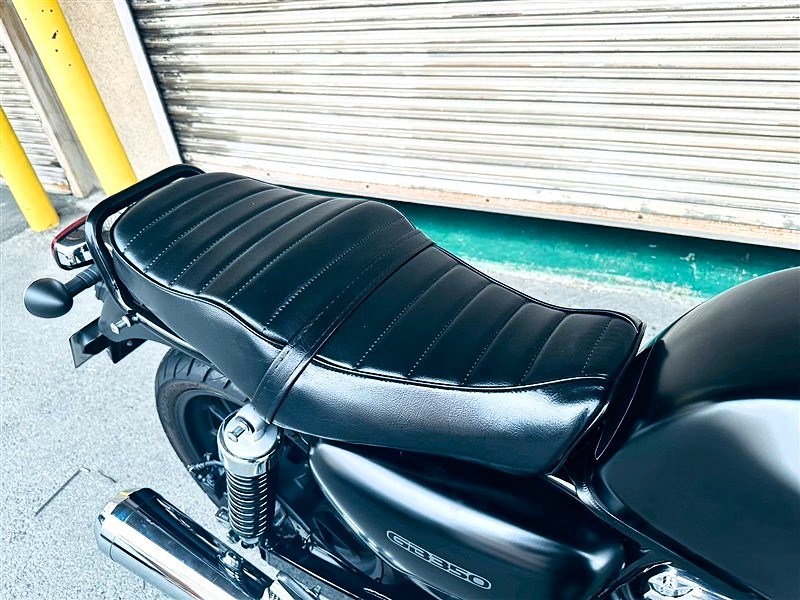 楽天市場】GB350 黒皮 標準 タックロールシート / GB350 装着画像