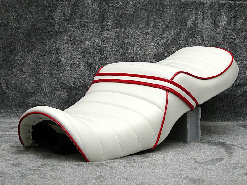 楽天市場】NC31 白赤皮 タックロールシート / CB400SF 前期