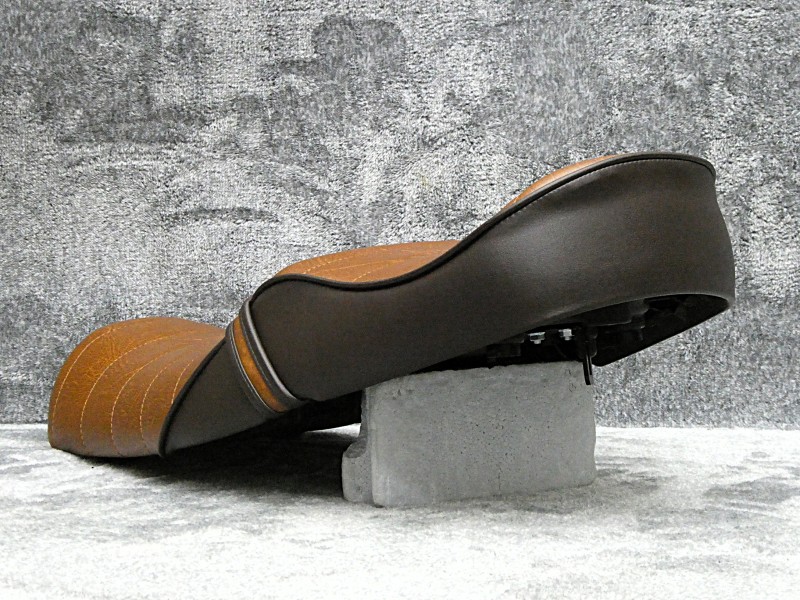 楽天市場】XSR125 茶ツートン タックロールシート /ブラウン RE46J