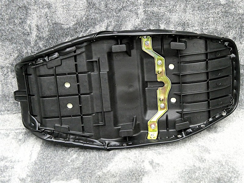 楽天市場】ZRX400 鋲打ち 黒皮 タックロールシート /リベット スタッズ