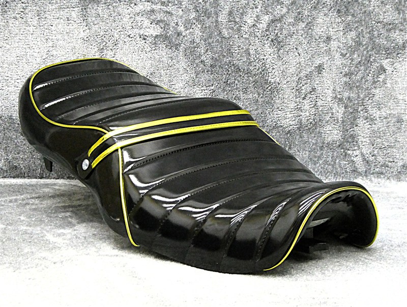 楽天市場】バリオス 1型 黒金エナメル タックロールシート : カスタム