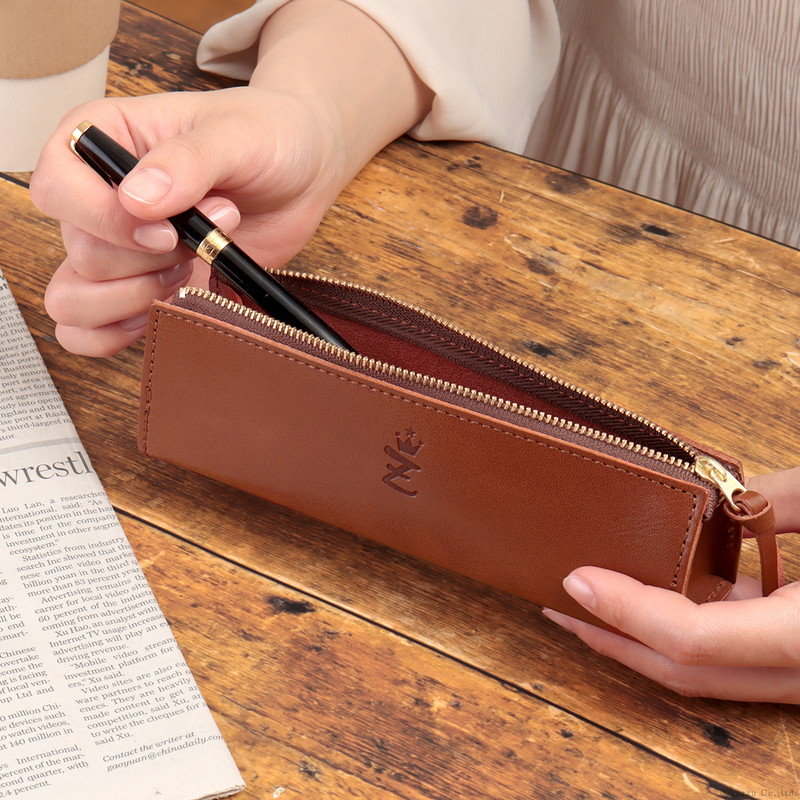 ダグネグロ高級トランプセット イタリアンレザーケース・ボールペン