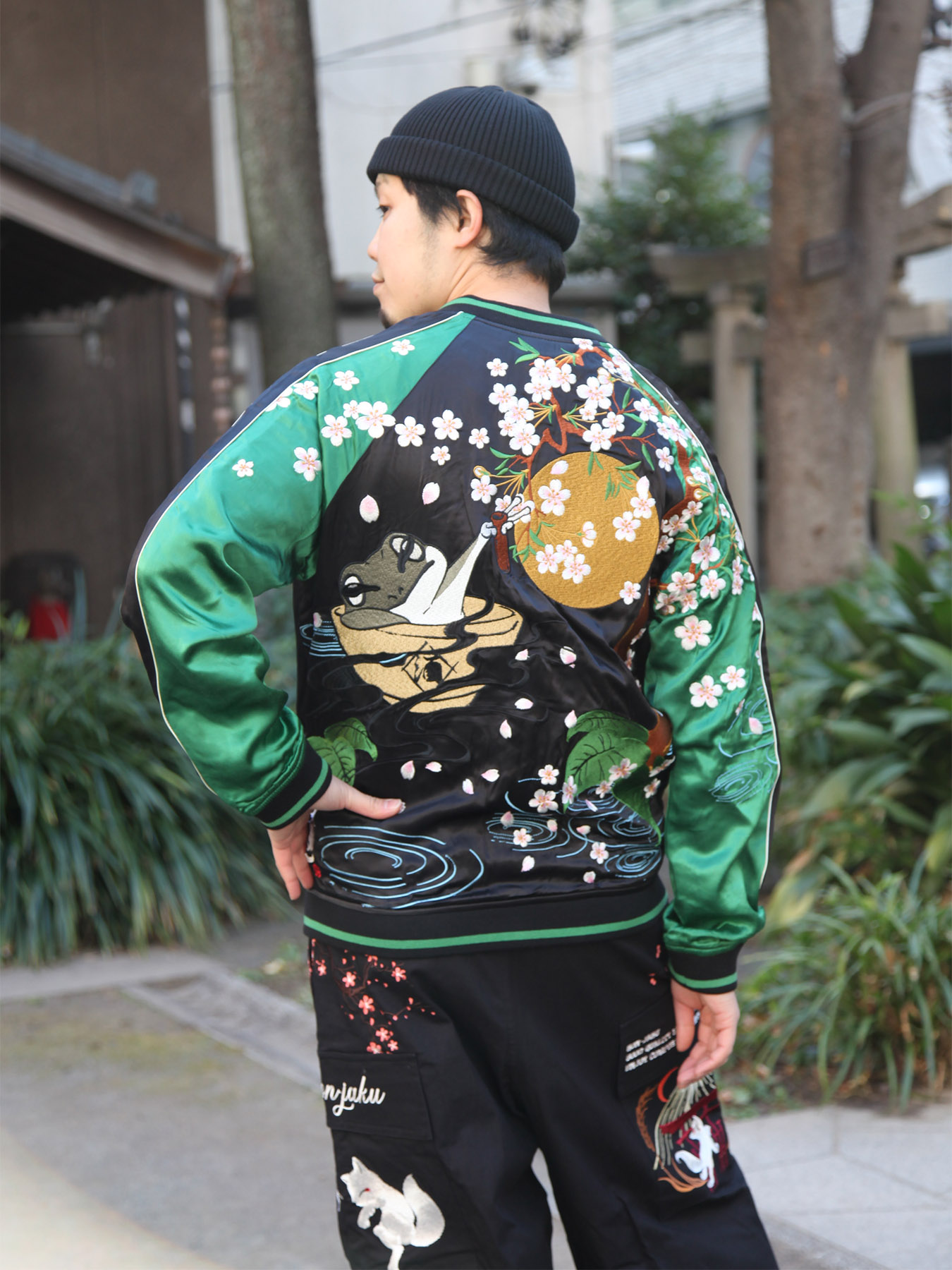 楽天市場】＜送料無料＞【参丸一】“親父蛙ベロベロ” 総刺繍