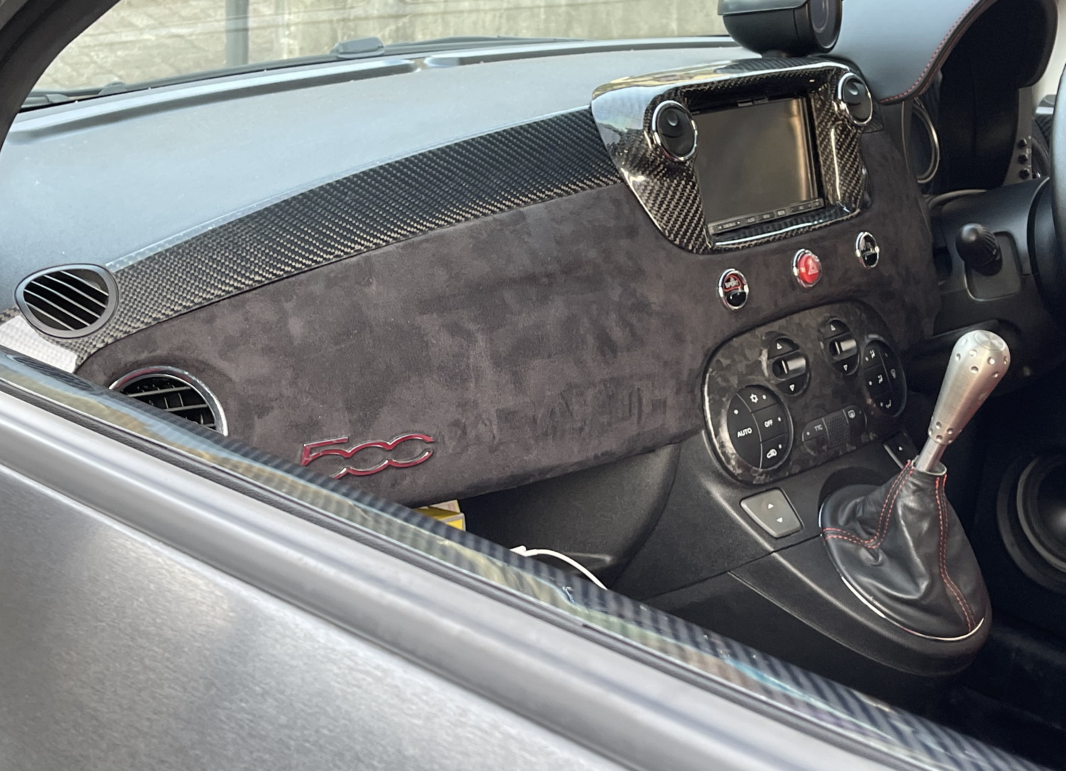 楽天市場】カーボンダッシュパネル フィアット・アバルトシリーズ3(右