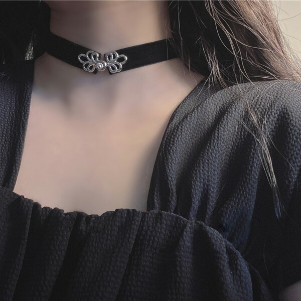 楽天市場】チョーカー メタルフラワーバックル ブラック 黒 ベロア調