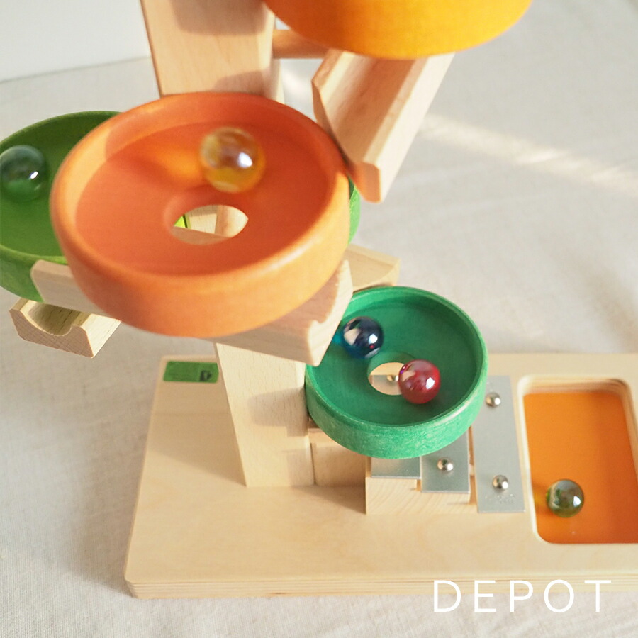 楽天市場】BECK社 トレイクーゲルタワー レインボー 木のおもちゃ 玉