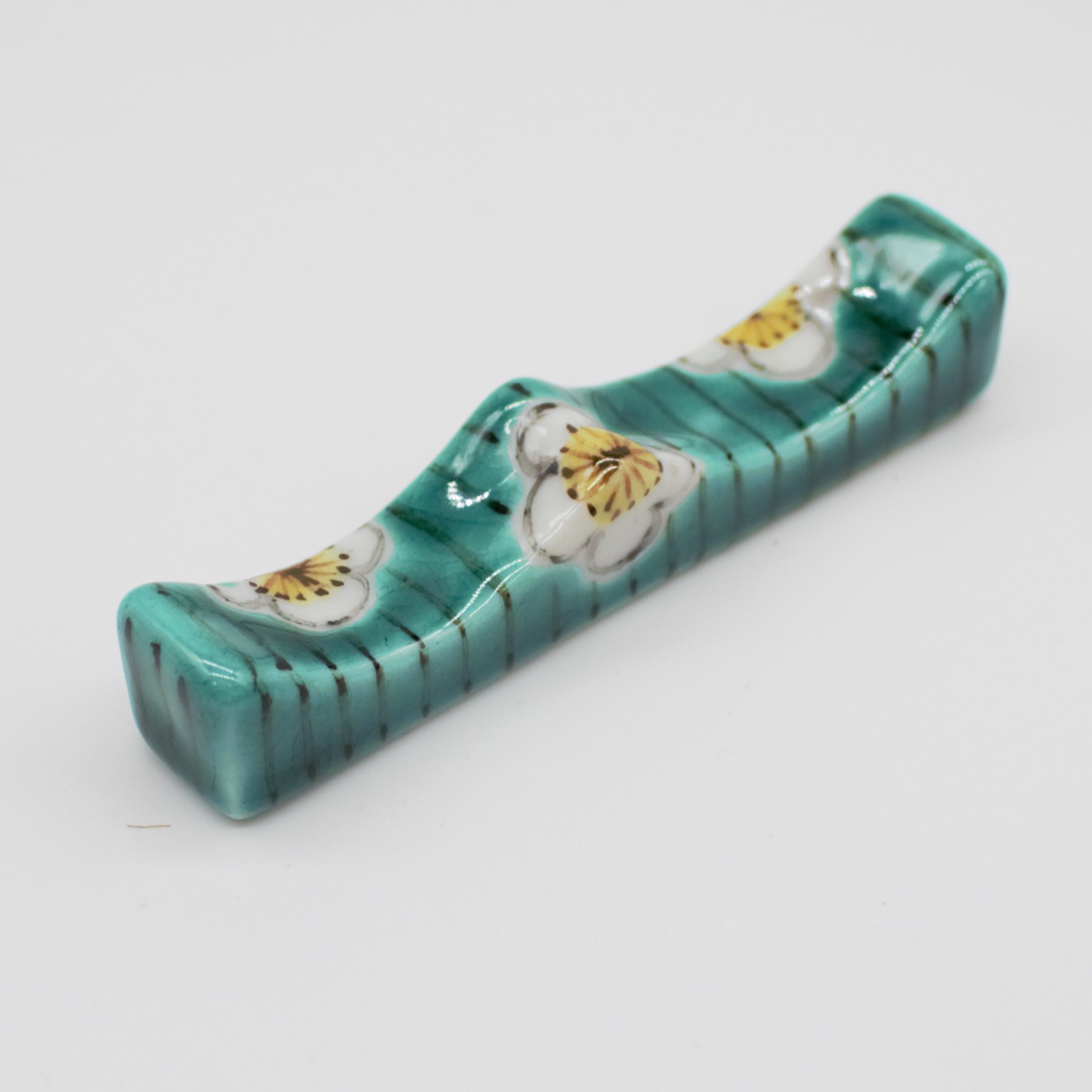 楽天市場】書道 筆置き 陶器【九谷×菊屋】 陶器筆置(小) 白梅文様緑2