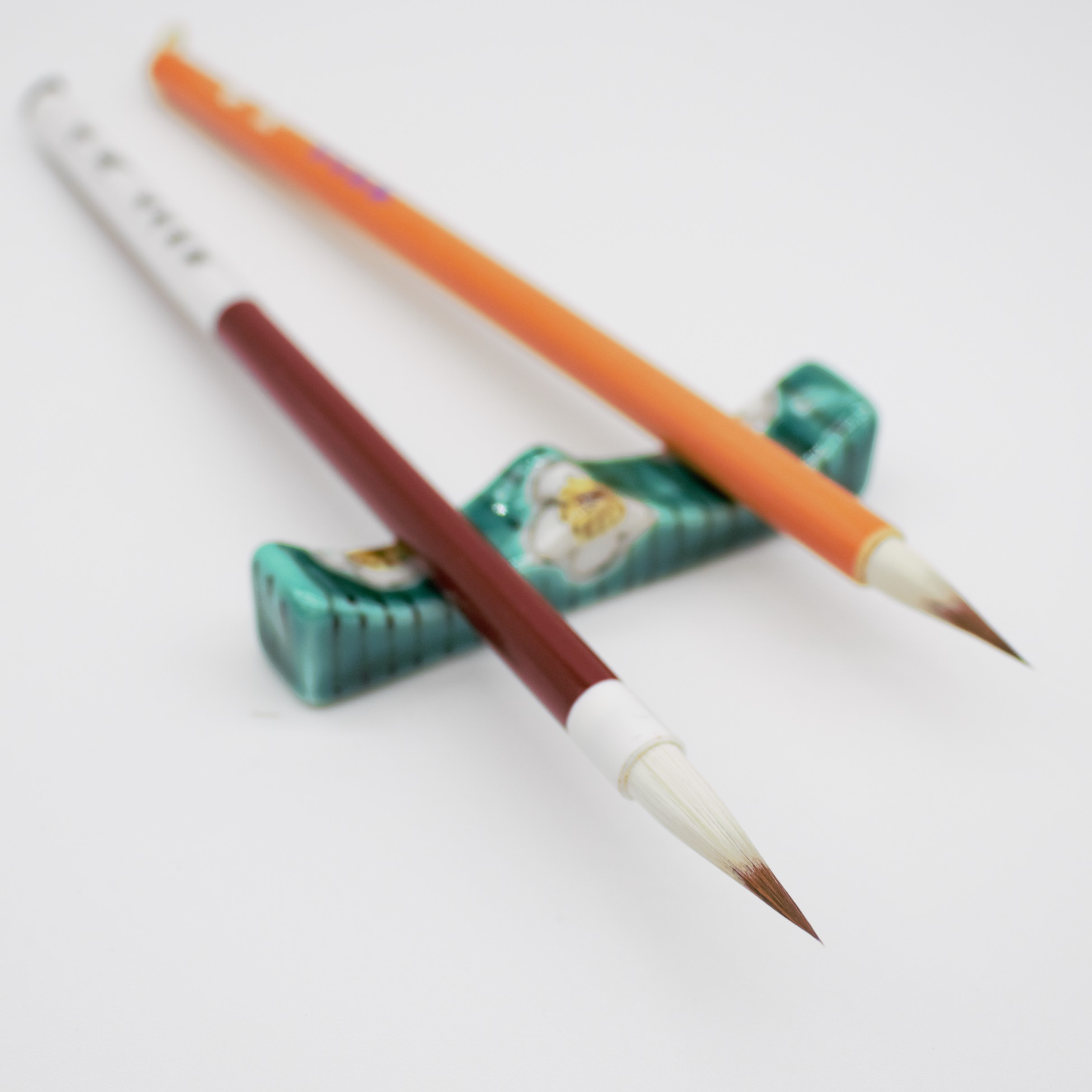 楽天市場】書道 筆置き 陶器【九谷×菊屋】 陶器筆置(小) 白梅文様緑2