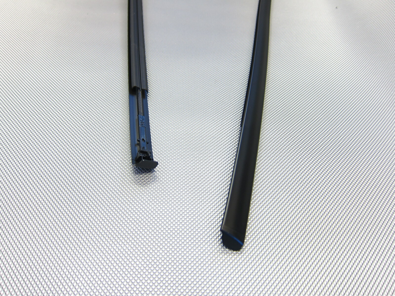 楽天市場】ルーフモール 左右セット アクア NHP10 75551-52210--75552