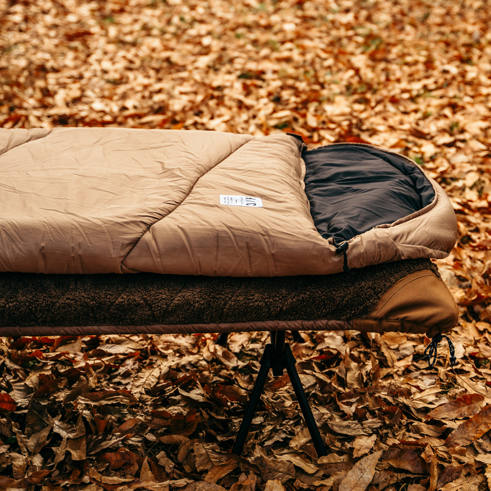 楽天市場】寝袋 シェラフ キャンプ HOTEL CAMPS ｜ホテルキャンプス