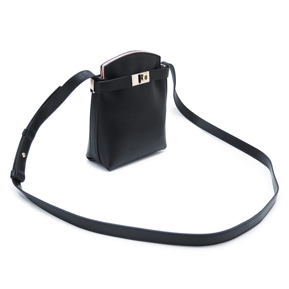 楽天市場】フェラガモ ショルダーバッグ レディース ポシェット